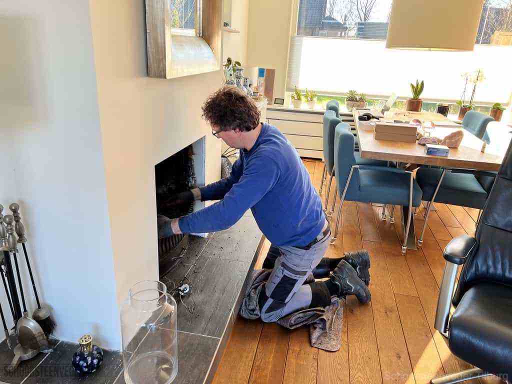 Schouwveger Tilburg kleed schoorsteenreiniger Schouwveger Tilburg kleed schoorsteenreiniger